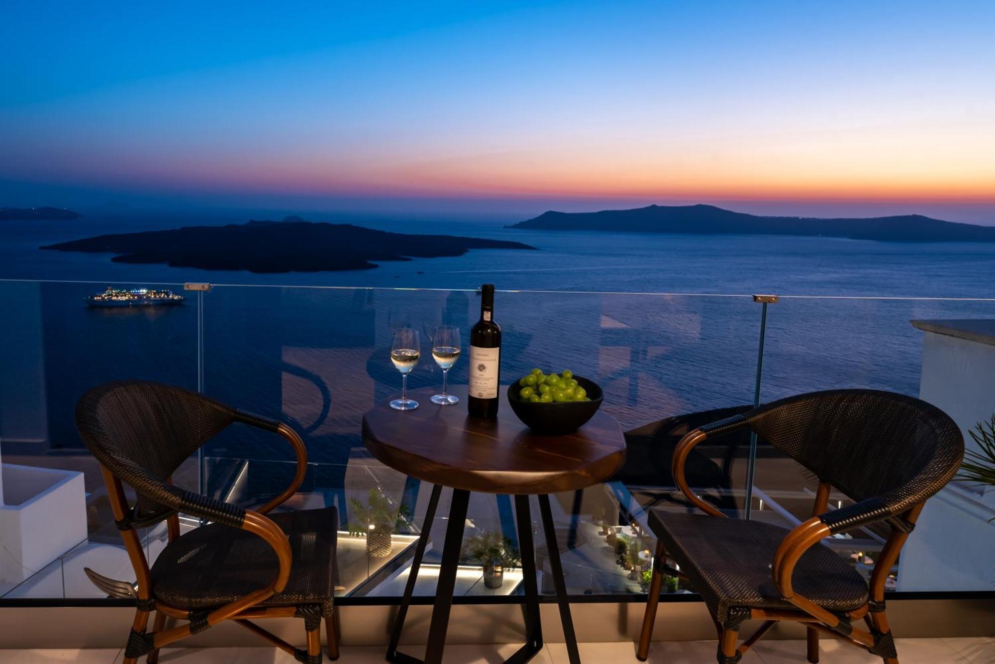 Daydream Luxury Suites Fira  Exterior foto